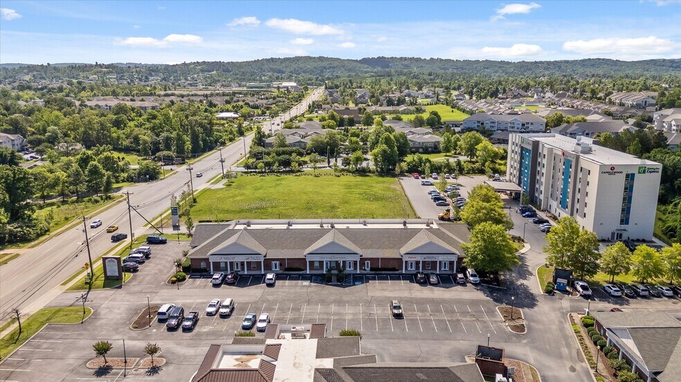 More Photos Of 7446 Shallowford Rd, Chattanooga Medical For Lease