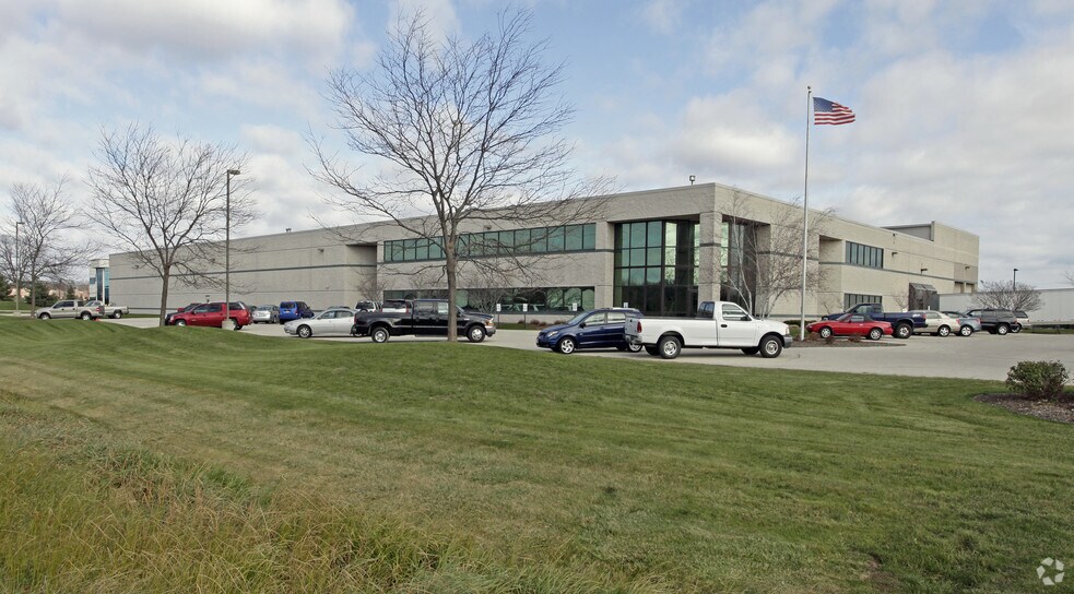 Primary Photo Of 300 N Dekora Woods Blvd, Saukville Warehouse For Lease
