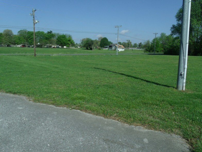 More Photos Of 1000 Elm St, Fulton Freestanding For Sale