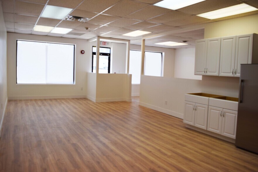 More Photos Of 5600 Raytown Rd, Raytown Office For Sale