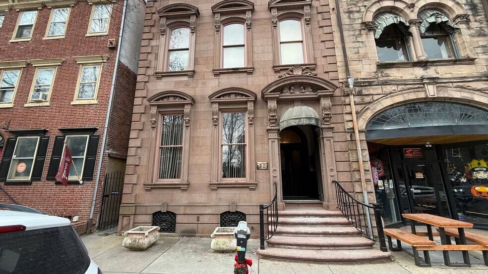 More Photos Of 32 N 3rd St, Easton General Retail For Lease