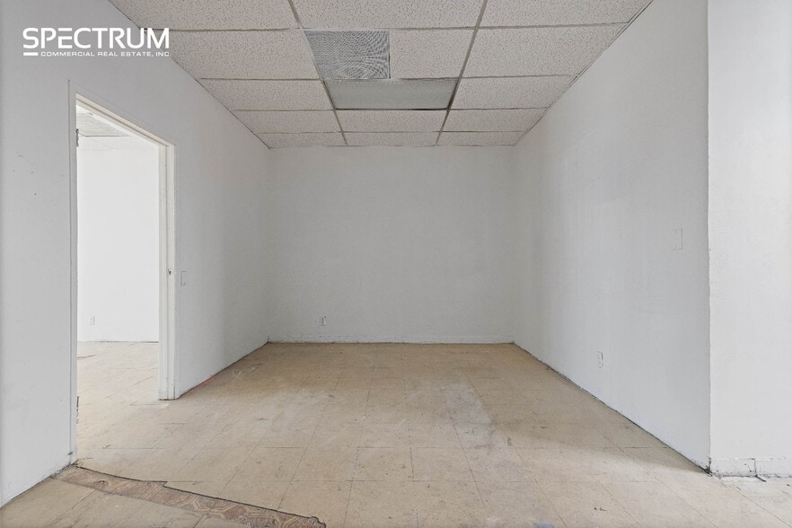 More Photos Of 6451-6453 Van Nuys Blvd, Van Nuys Storefront For Lease