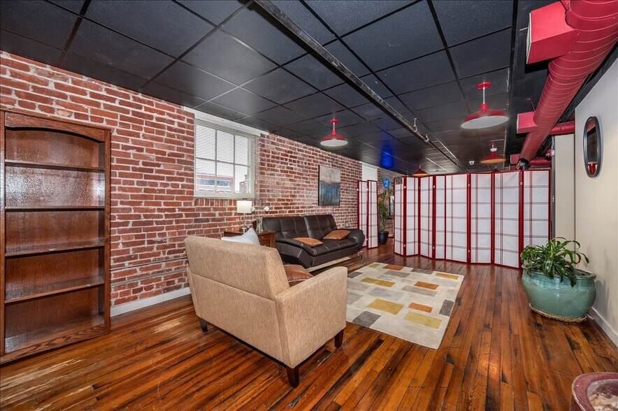 More Photos Of 47 E All Saints St, Frederick Loft Creative Space For Sale