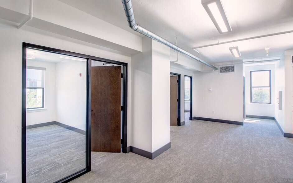 More Photos Of 408 W University Ave, Gainesville Office Residential For Lease