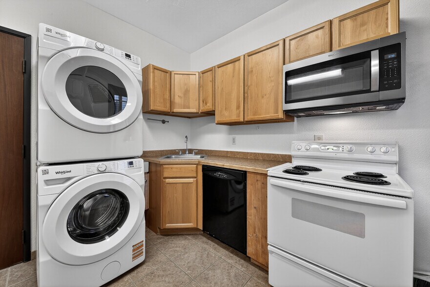 More Photos Of 2563 S Five Mile Ave, Boise Office Residential For Lease