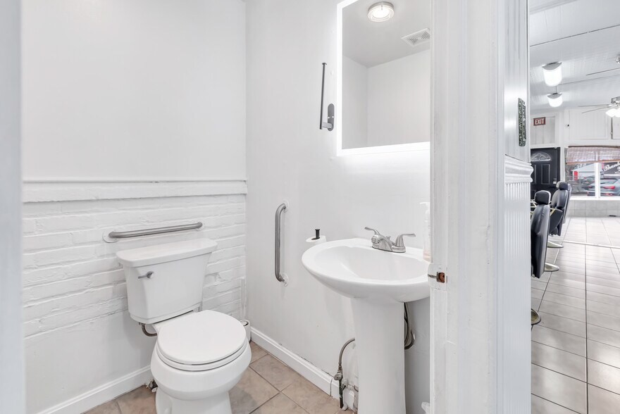 More Photos Of 6 Woodward Ave, Norwalk General Retail For Sale
