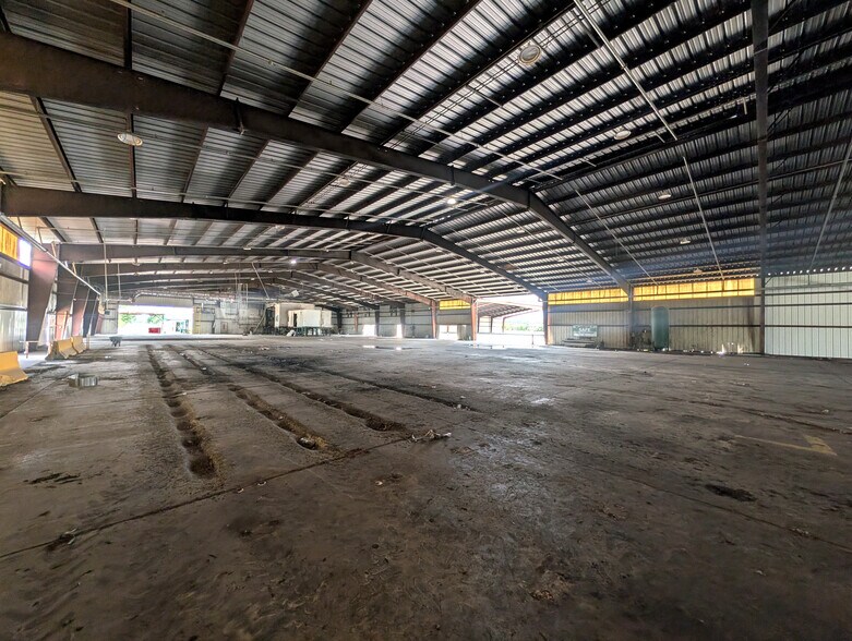 More Photos Of 1509 S Byron Butler Pky, Perry Manufacturing For Sale