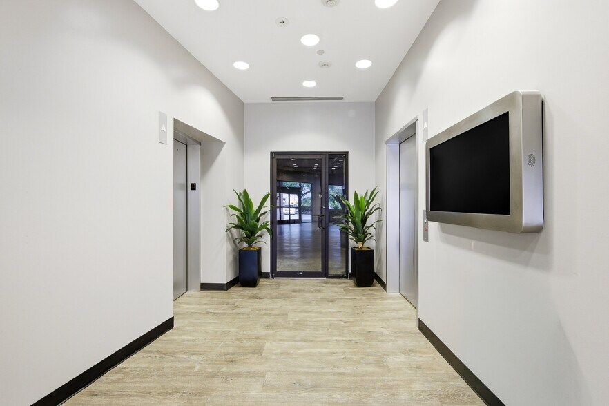 More Photos Of 3333 Bayshore Blvd, Pasadena Medical For Lease