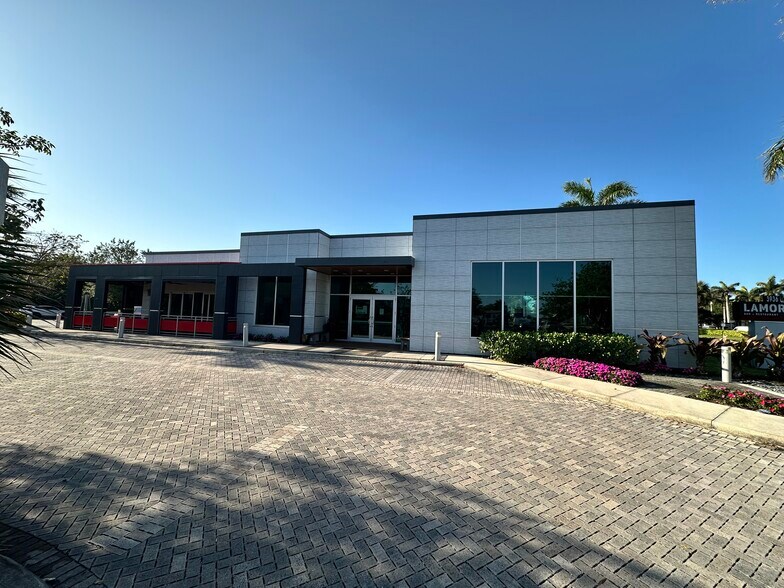 More Photos Of 3936 Tamiami Trl N, Naples Office For Sale