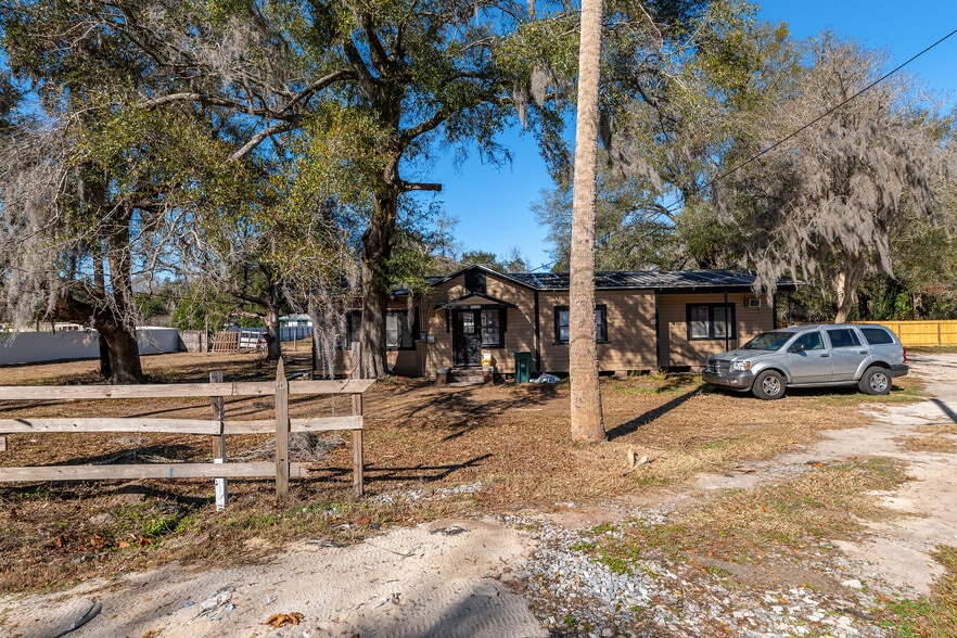 More Photos Of 1007 25th St, Ocala General Retail For Sale