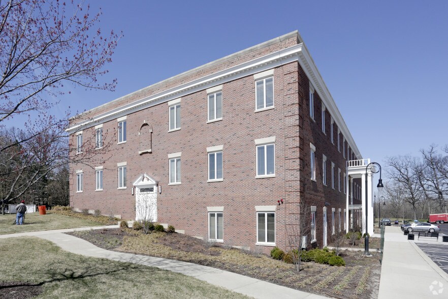 More Photos Of 12 Salt Creek Ln, Hinsdale Unknown For Lease