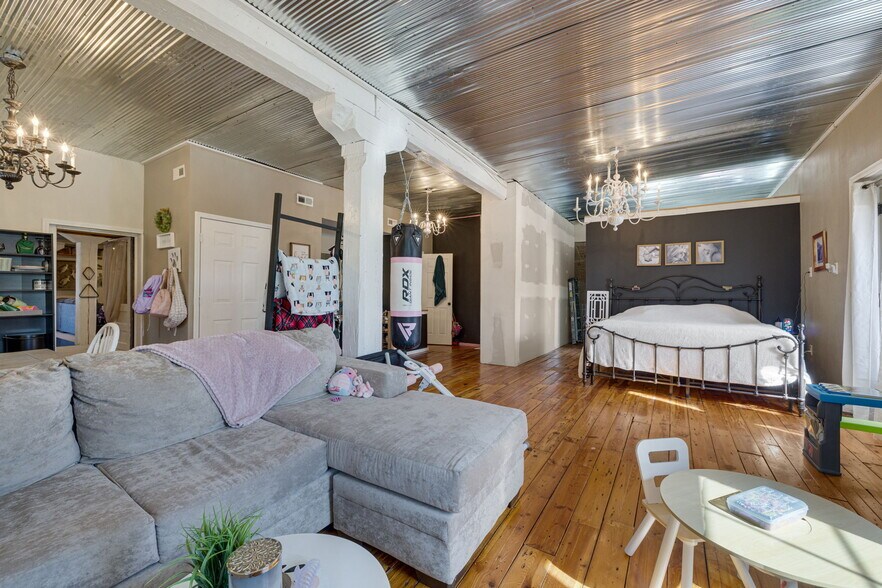 More Photos Of 305 N Main St, Ste Genevieve Storefront Retail Residential For Sale