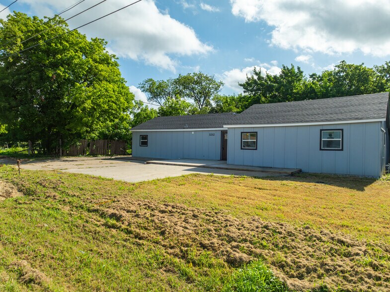 More Photos Of 3212 Robinson Dr, Waco Office Residential For Sale