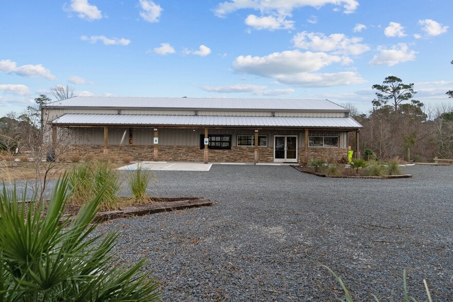 More Photos Of 4810 Long Beach Rd SE, Southport General Retail For Sale