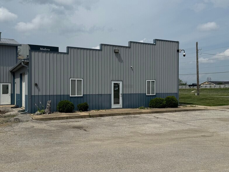 More Photos Of 6130 S Belmont Ave, Indianapolis Warehouse For Sale