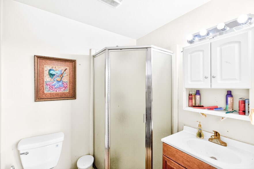 More Photos Of 100 Main St, Moro Specialty For Sale