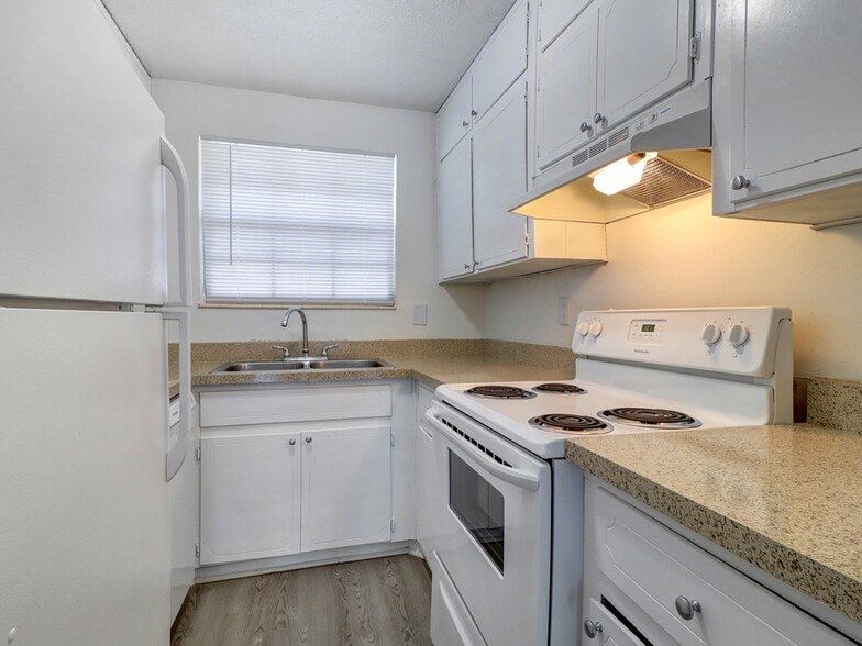 More Photos Of 7011 San Ramon Pl, Tampa Apartments For Sale