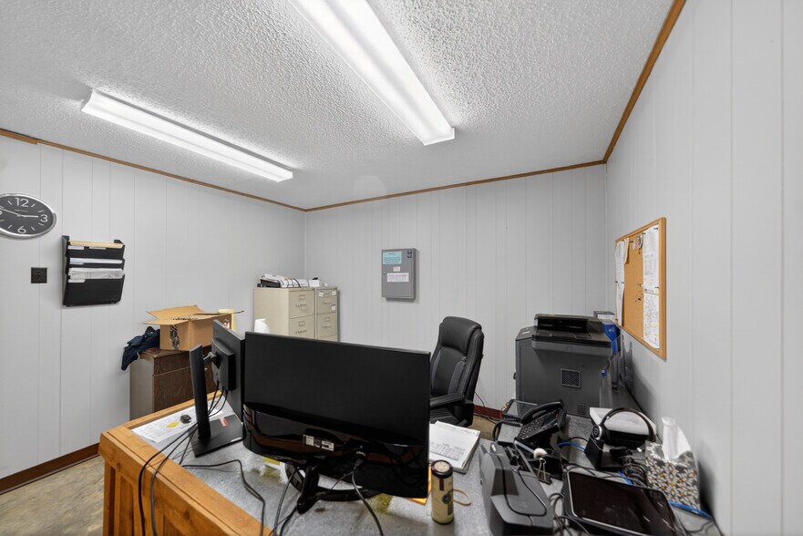 More Photos Of 3484 FM 2813, Flint Warehouse For Sale