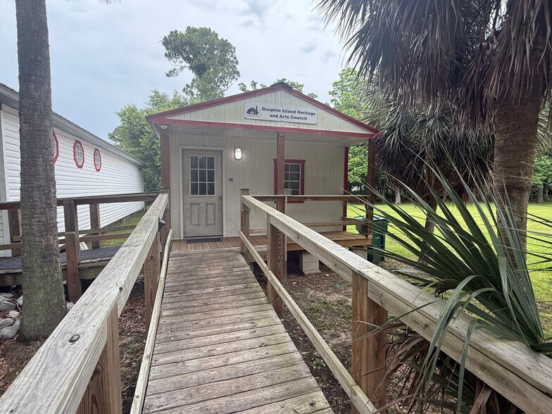 More Photos Of 918 Bienville Blvd, Dauphin Island Flex For Sale