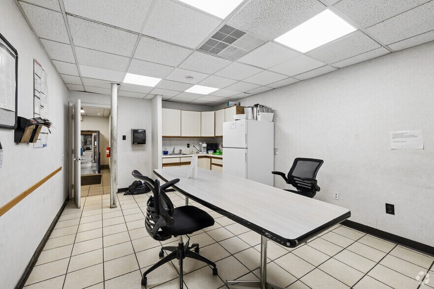 More Photos Of 538 Route 38 E, Maple Shade Township Auto Dealership For Lease