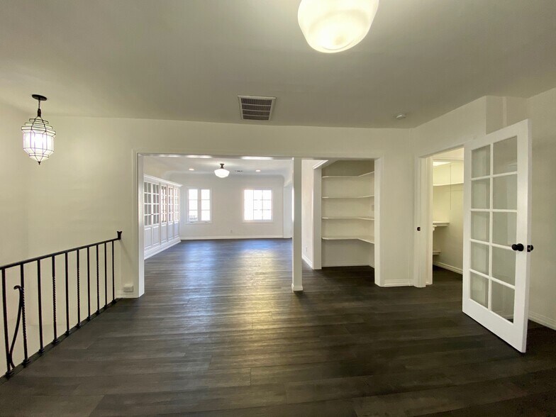 More Photos Of 617 S La Brea Ave, Los Angeles Storefront Retail Residential For Lease