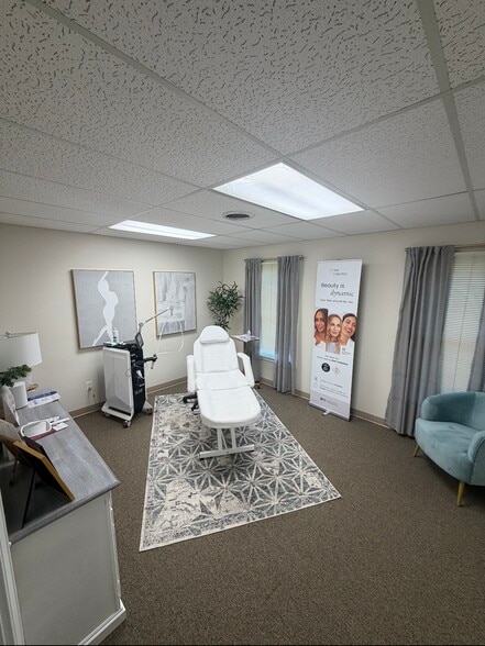 More Photos Of 33399 Walker Rd, Avon Lake Office For Lease