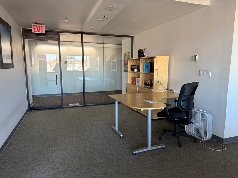 More Photos Of 2500 Pearl St, Boulder Office For Lease