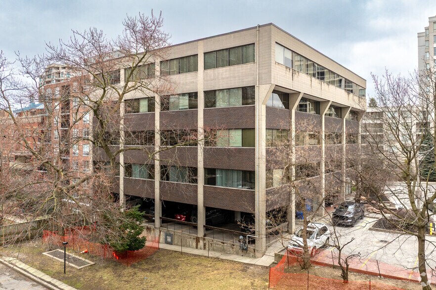 More Photos Of 250 Merton St, Toronto Office For Lease