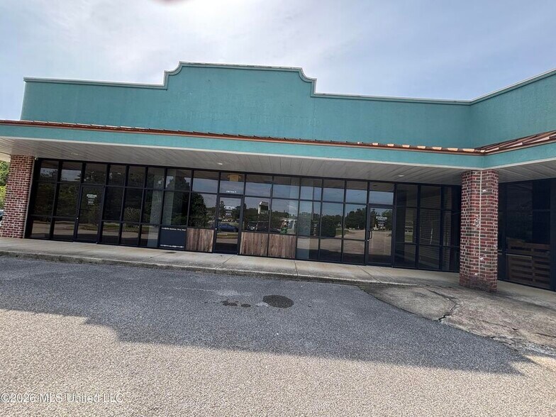 More Photos Of 1580 Industrial Park Rd, Wiggins Storefront For Lease