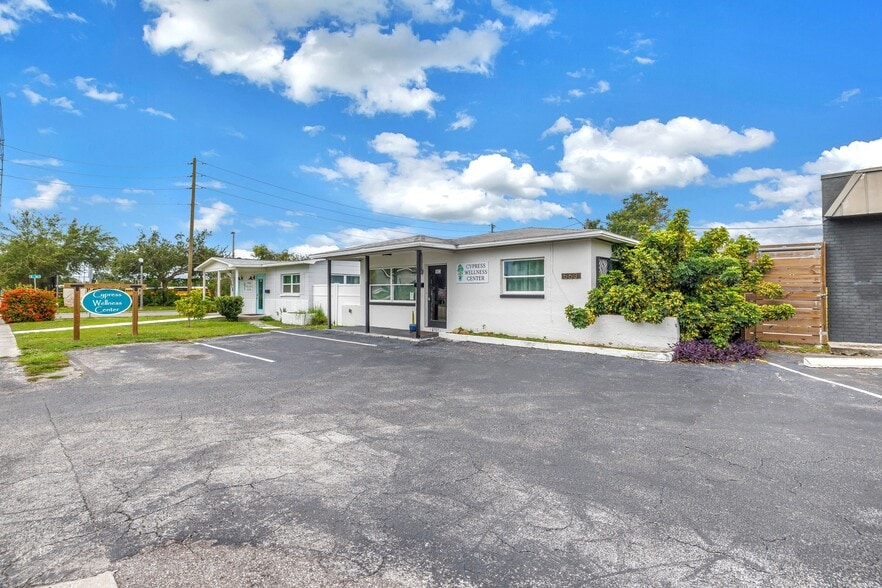 More Photos Of , Saint Petersburg General Retail For Sale