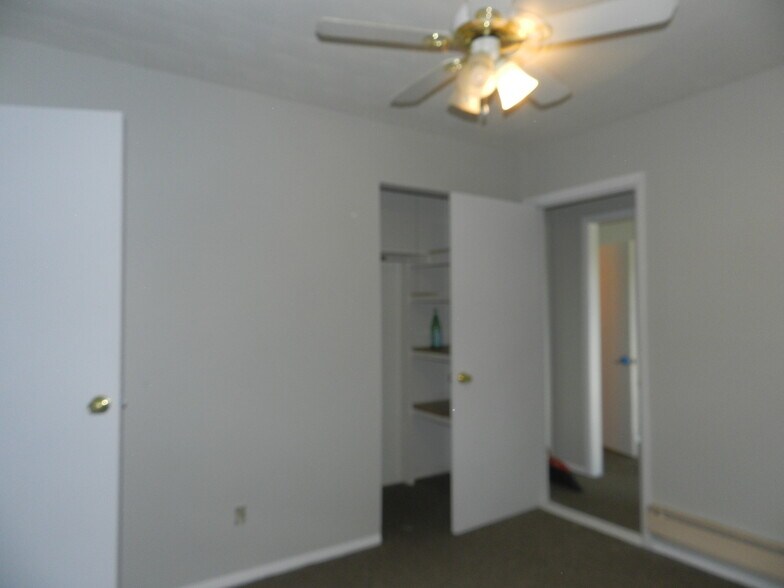 More Photos Of 445 Kristen Ct, Montrose Warehouse For Sale