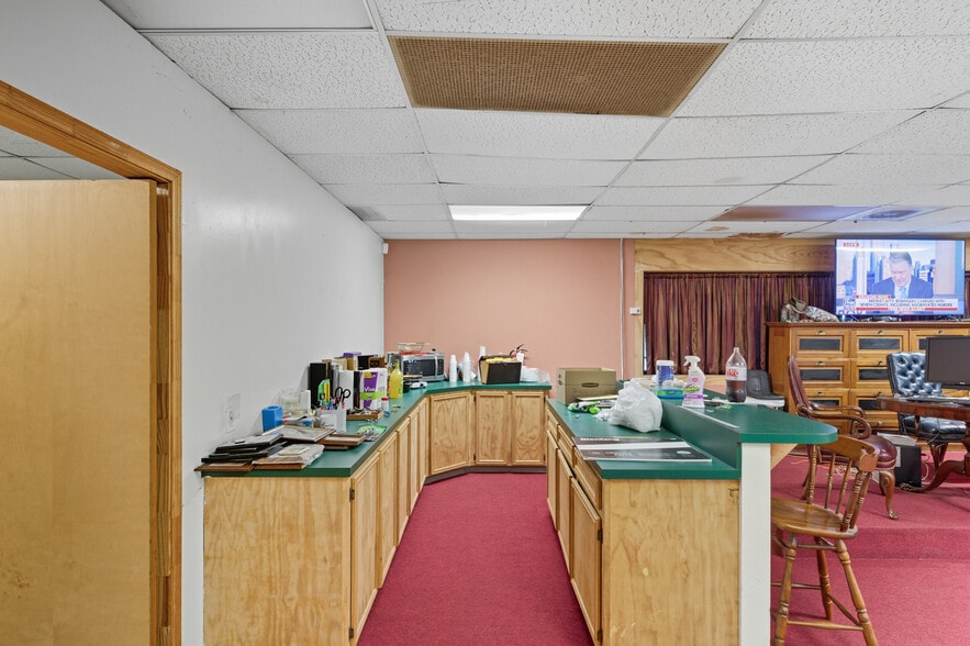 More Photos Of 9155 Irvington Blvd, Houston Office For Sale