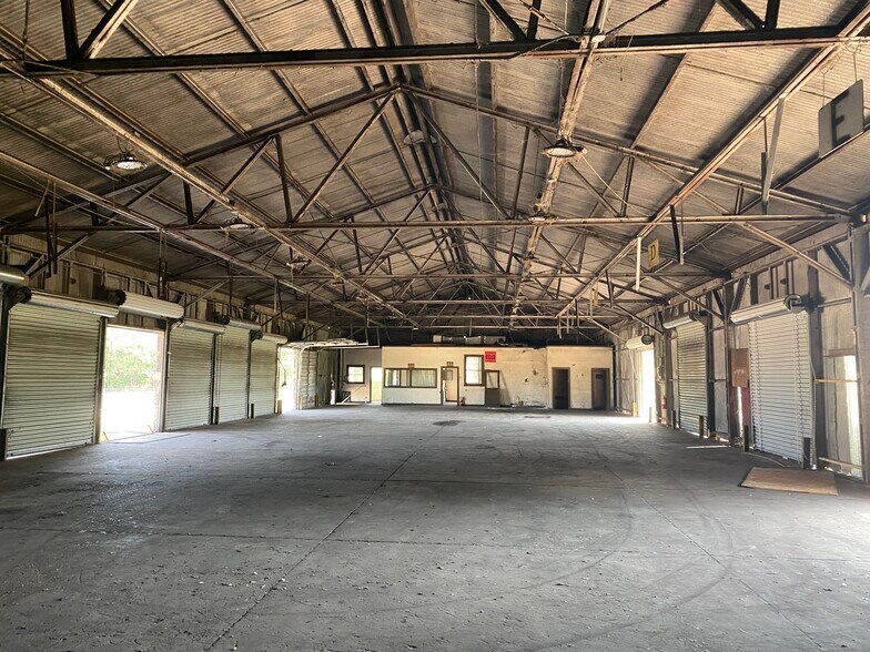 More Photos Of 333 N 3rd St, Alexandria Warehouse For Sale