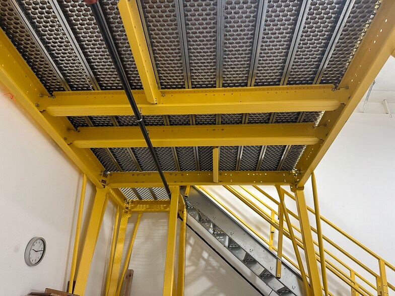 More Photos Of 2799 E Bakerview Rd, Bellingham Light Distribution For Lease