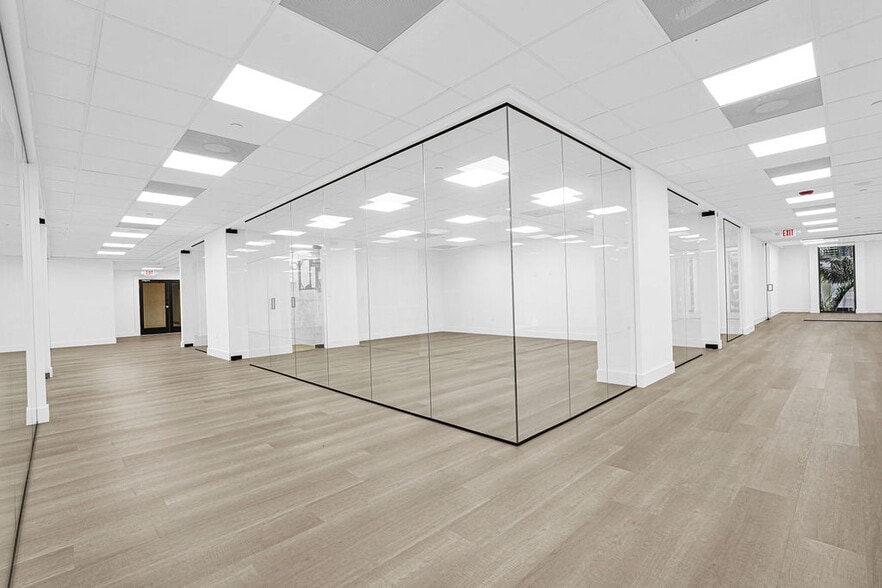 More Photos Of 1110 Brickell Ave, Miami Office For Sale