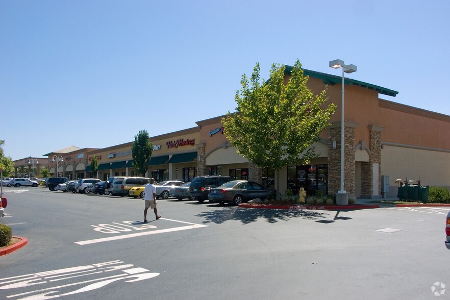 More Photos Of 2220 Sunset Blvd, Rocklin Supermarket For Lease