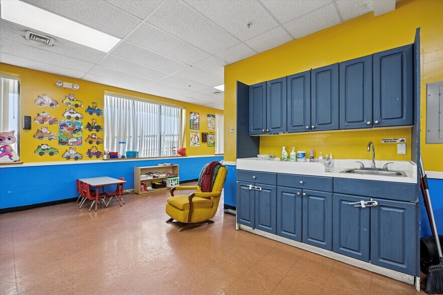 More Photos Of 6712-6714 Rising Sun Ave, Philadelphia Medical For Sale