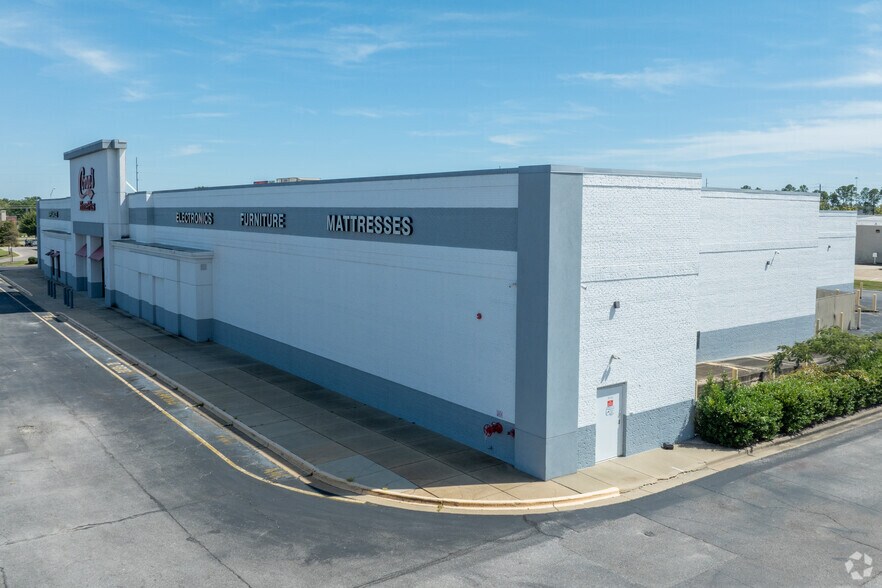 More Photos Of 2424 Eastern Blvd, Montgomery Storefront For Sale