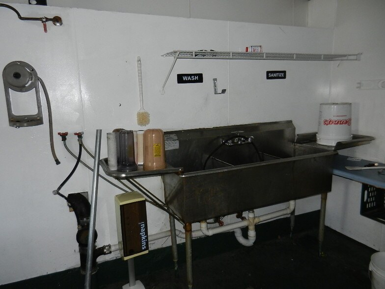 More Photos Of 835 N Main St, Fall River General Retail For Sale