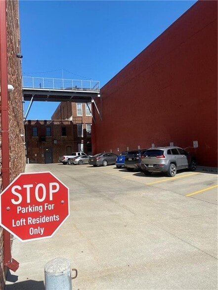 More Photos Of 107 S 6th St, Saint Joseph Apartments For Sale