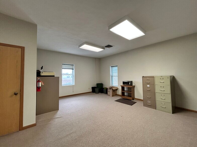 More Photos Of 127 W Chicago Rd, Sturgis Office For Sale
