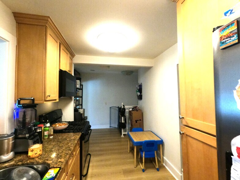 More Photos Of 72 62nd Pl, Long Beach Restaurant For Sale