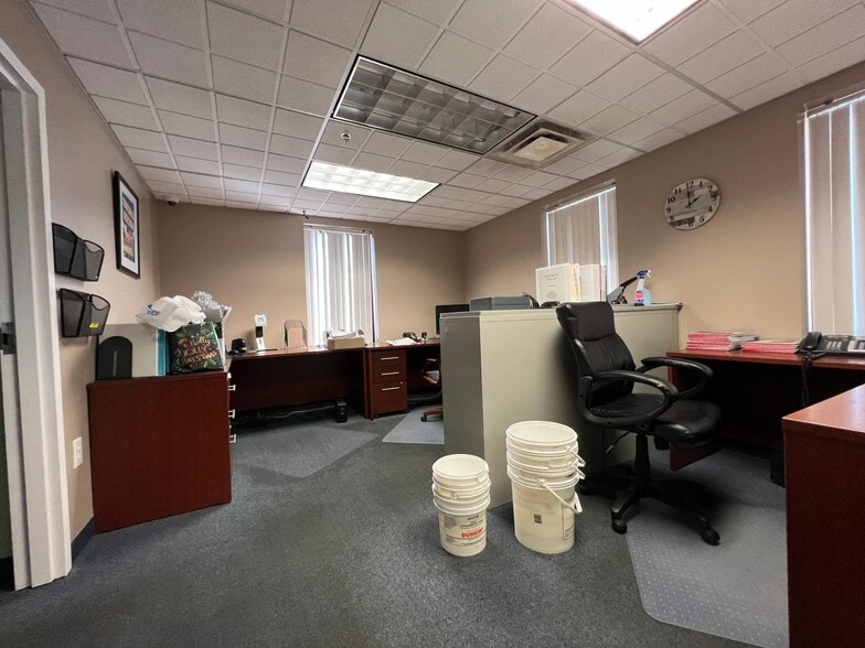 More Photos Of 376 Ledyard St, Hartford Industrial For Lease