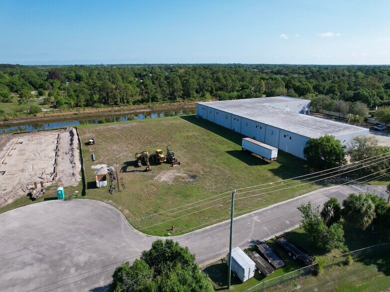 More Photos Of 5000 42nd pl, Vero Beach Industrial For Sale