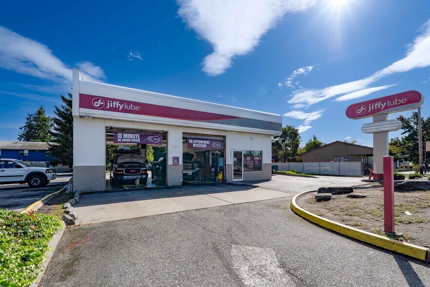 Primary Photo Of 17317 Smokey Point Blvd, Arlington General Retail For Sale