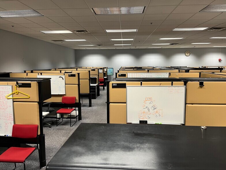 More Photos Of 3200 Kanawha Tpke, South Charleston Office For Lease