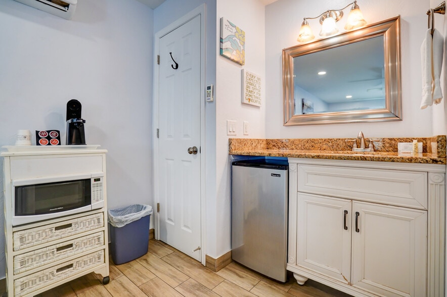 More Photos Of 2060 US Highway 27 N, Avon Park Hotel For Sale