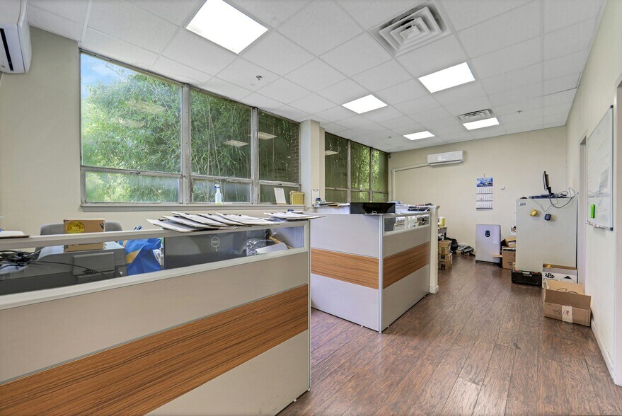 More Photos Of 370 Bergen Ave, Kearny Warehouse For Lease