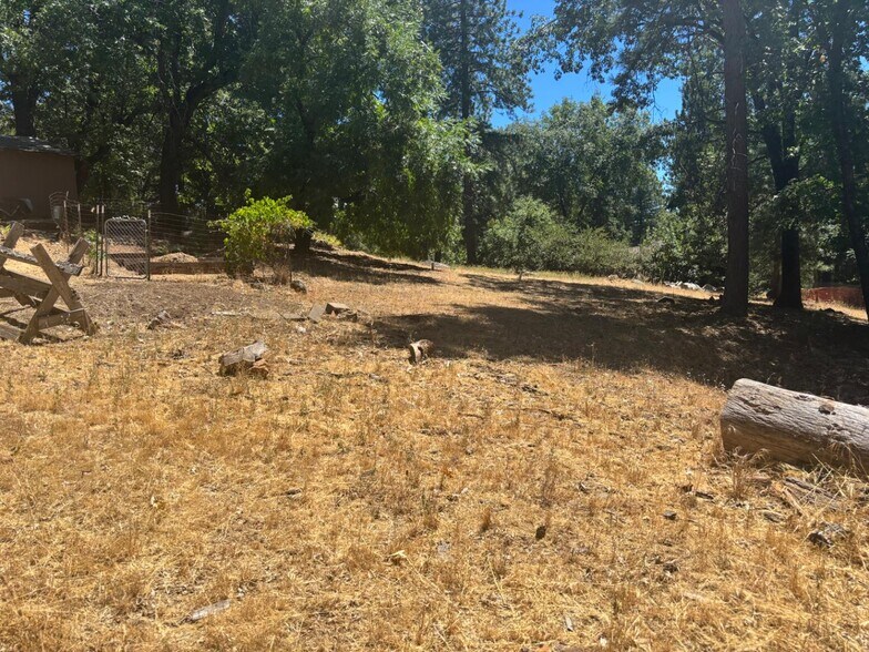 More Photos Of 15574 Hinton Rd, Pioneer Land For Sale