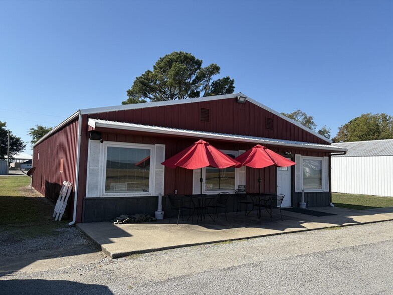 More Photos Of 3071 Jacob rd, Jacob Bar For Sale